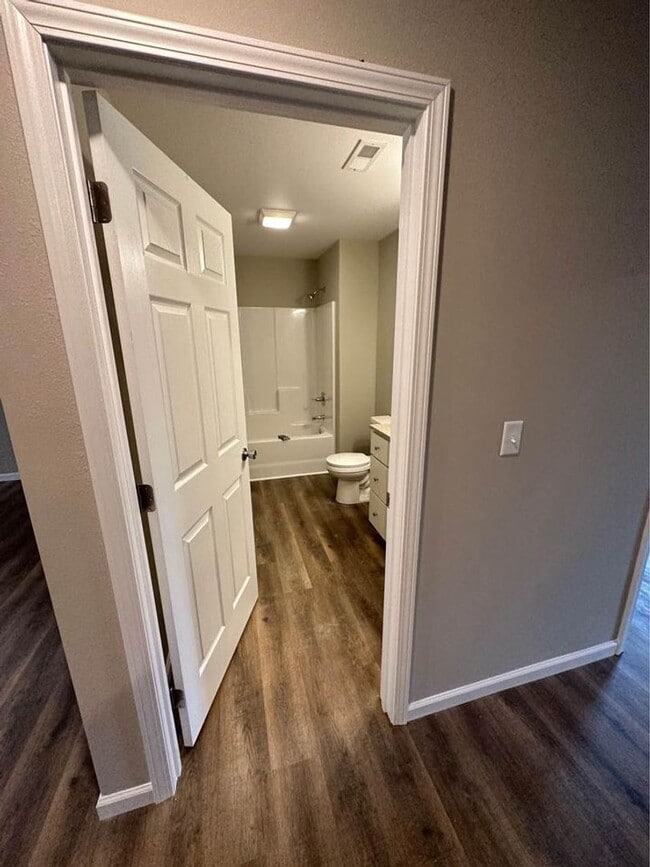 Foto del edificio - 2 bed 1 bath apartment in Jackson, MO