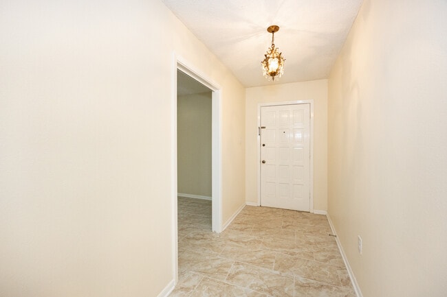 Building Photo - 12114 Tams Dr