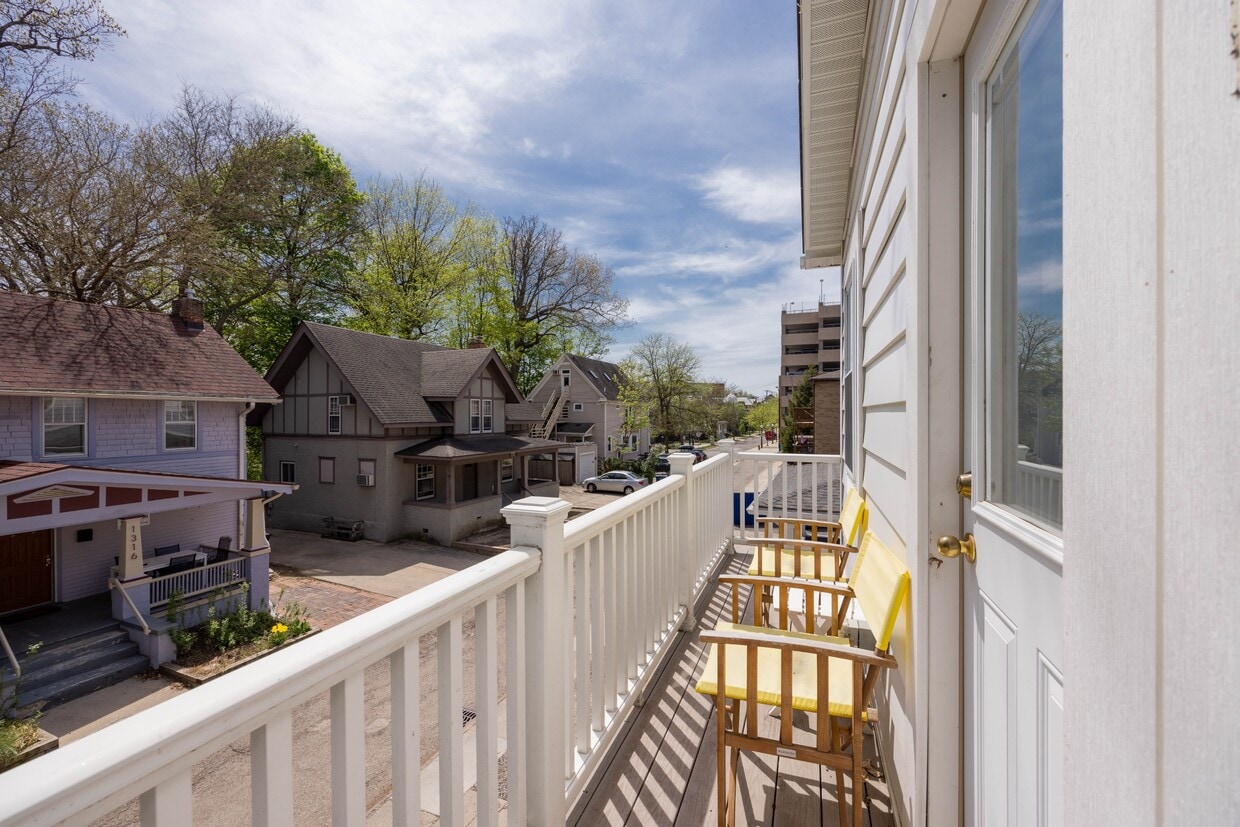 Primary Photo - 1317 Forest Ct