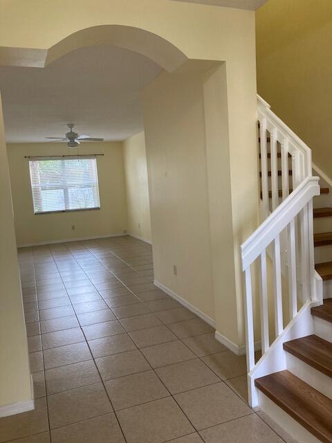 Building Photo - 1208 Seminole Palms Dr