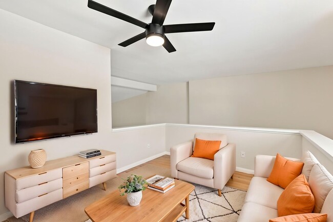 Building Photo - 2 Bedroom 2 Bathroom Plus Loft in Prime Woodland Hills