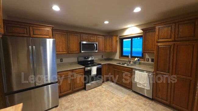 Building Photo - 1400 S 3rd St