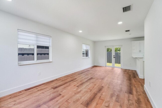 Foto del edificio - 1293 NW 38th St