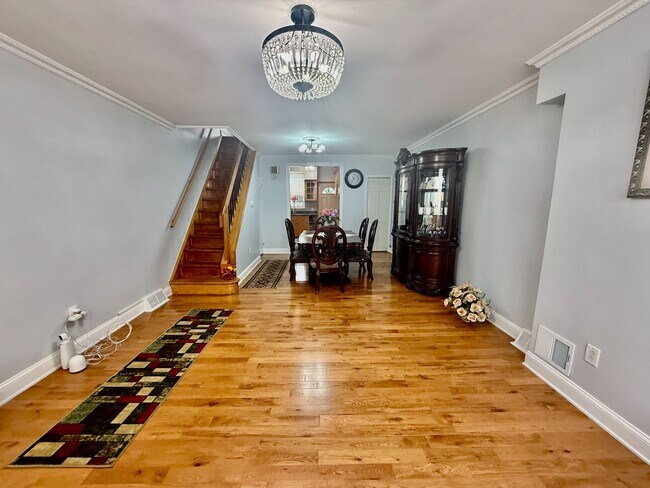 Photo - SPACIOUS & MODERN 3 BED/2 BA HOUSE w/ Central AC-HARDWOOD Flooring-WASHER/DRYER & Rear PATIO in G...