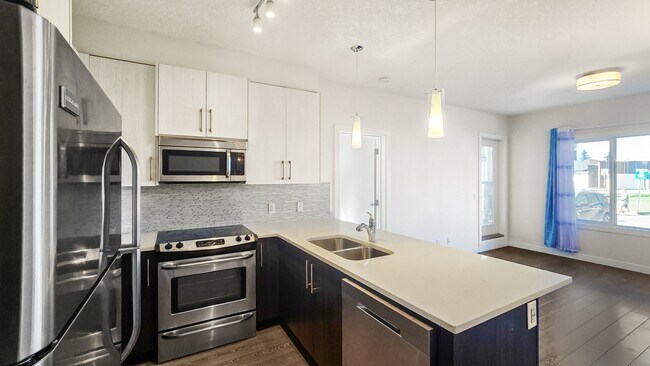 Photo du bâtiment - 4 Sage Hill Terrace NW