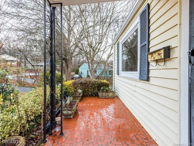 Building Photo - 2 br, 1 bath House - 7 Delaware Ave, Ashev...