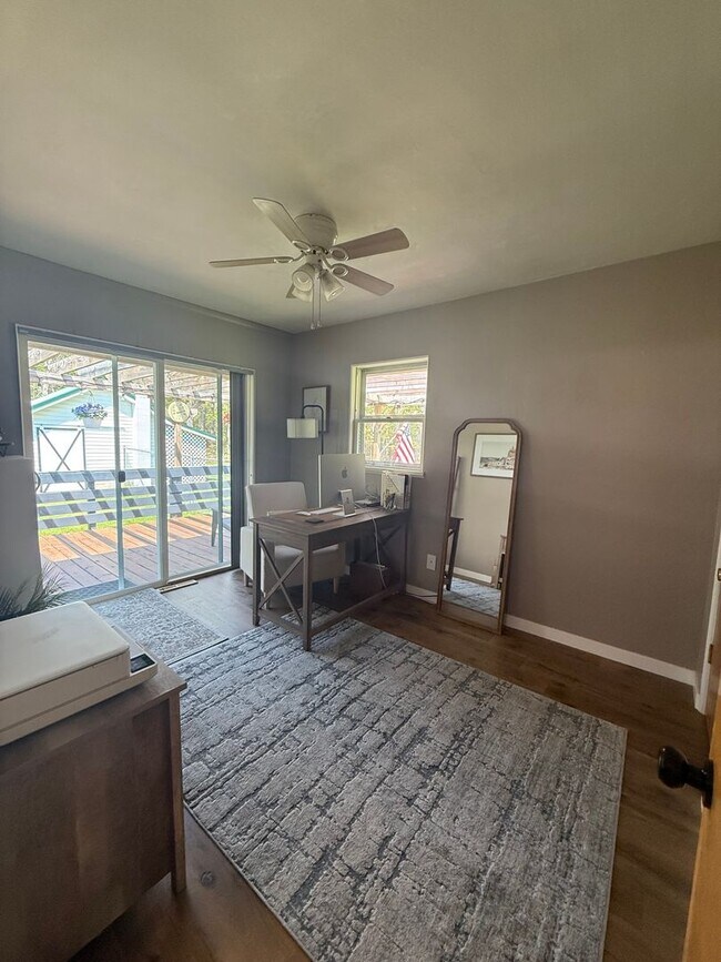 Building Photo - Three Bedroom Home in Whitehall