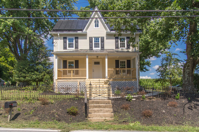 Building Photo - Yellow Springs