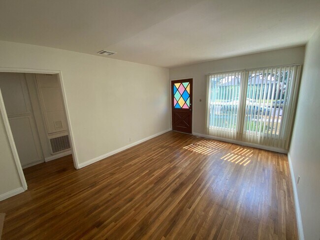 Foto del edificio - 3941 Elsa St