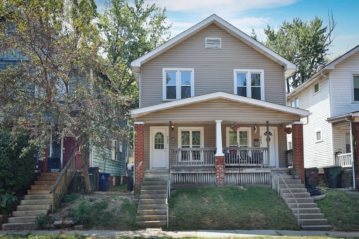 Primary Photo - 245 Clinton St