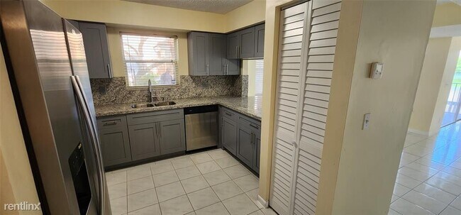 Foto del edificio - 3 br, 2.5 bath House - 3239 NW 44th St Apt 2