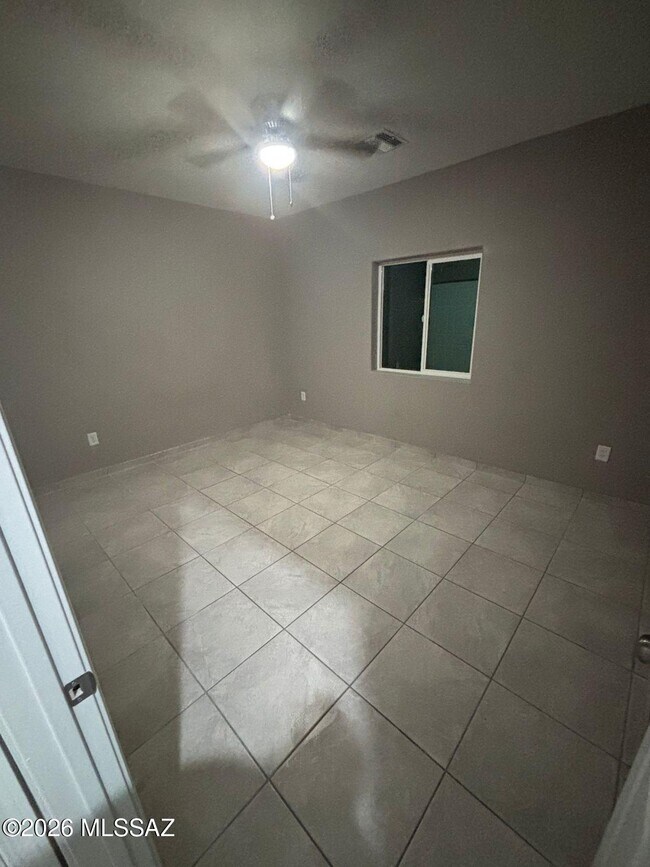 Foto del edificio - 120 E 25th St