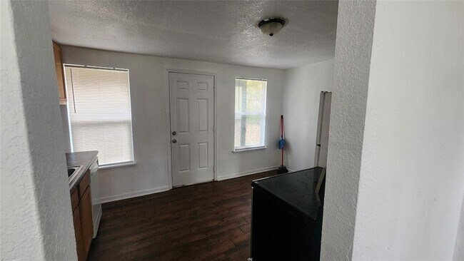 Foto del edificio - 502 S Owensville St