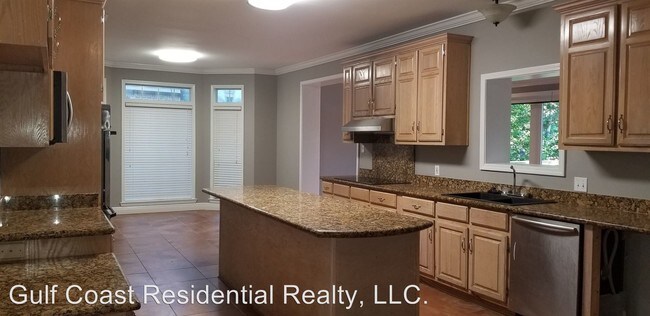 Building Photo - 4 br, 3.5 bath House - 3828 Chaumont Circle