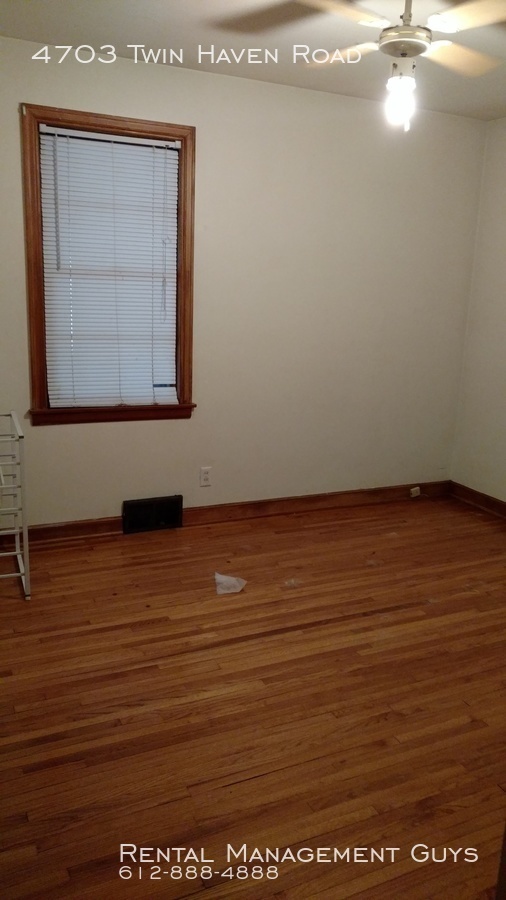 Building Photo - Very Nice 3 Bed 1 Bath in Minnetonka!