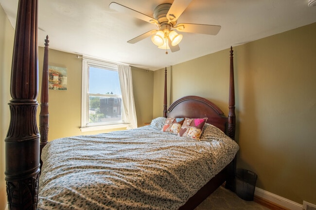 Foto del edificio - 5221 Palmer Mill Rd