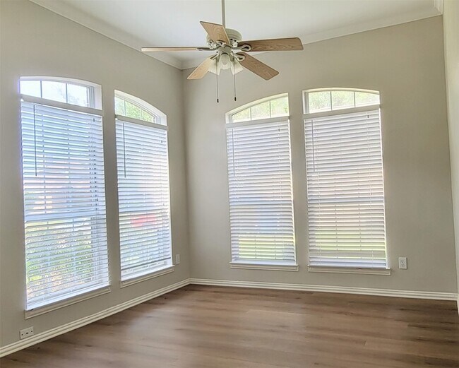 Foto del edificio - 618 Rivercove Dr