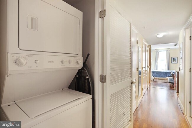 Foto del edificio - 616 E St NW