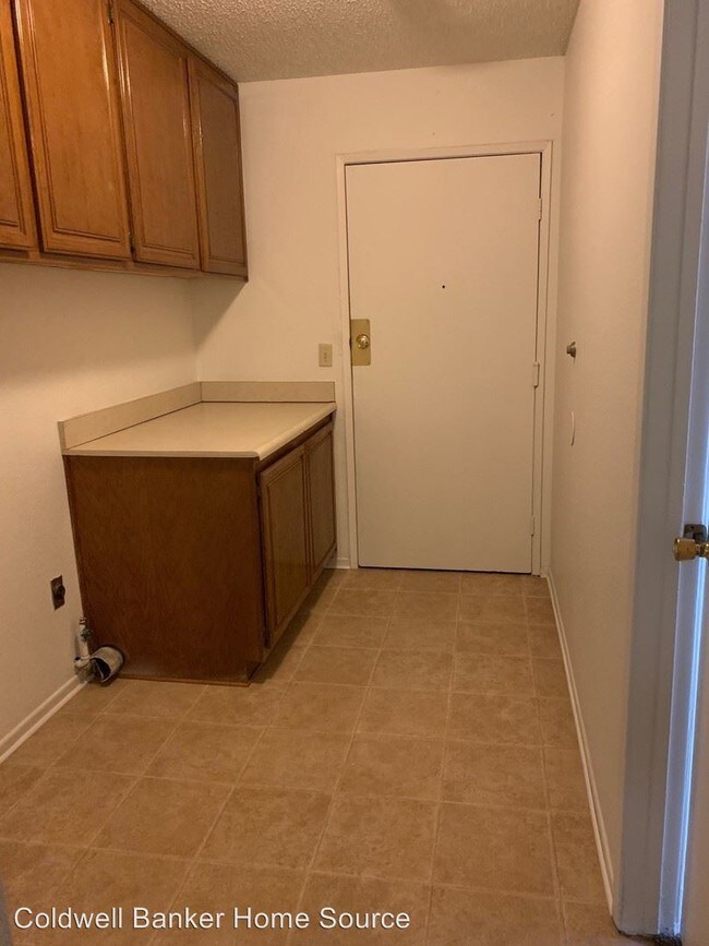 Building Photo - 4 br, 2 bath House - 15066 Chuparosa Street