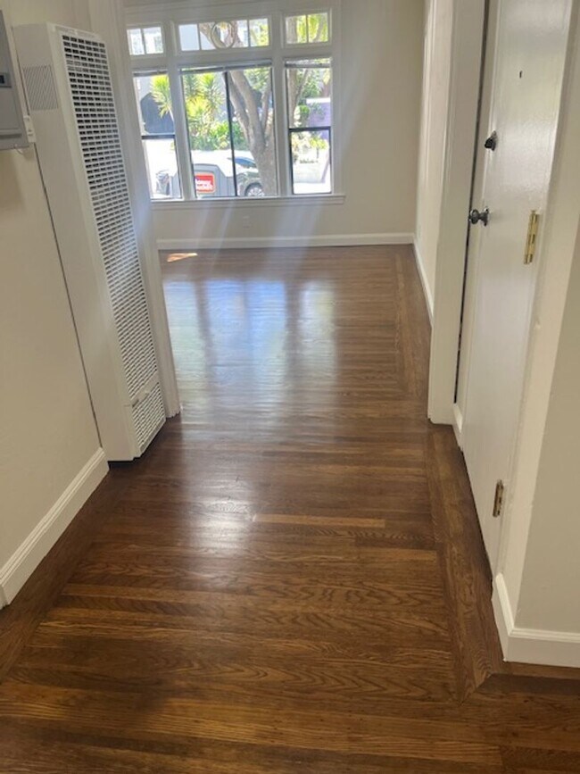 Foto del edificio - Newly Remodeled Studio in Alamo Square. Al...