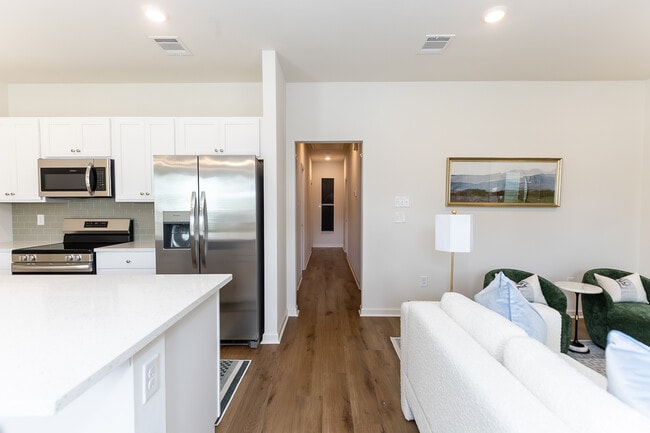BPP - Magnolia Model Home-Web-0011 (7).jpg - Sweetwater Point Cottages