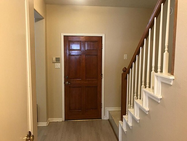 Building Photo - 2921 Elm Grove Ct