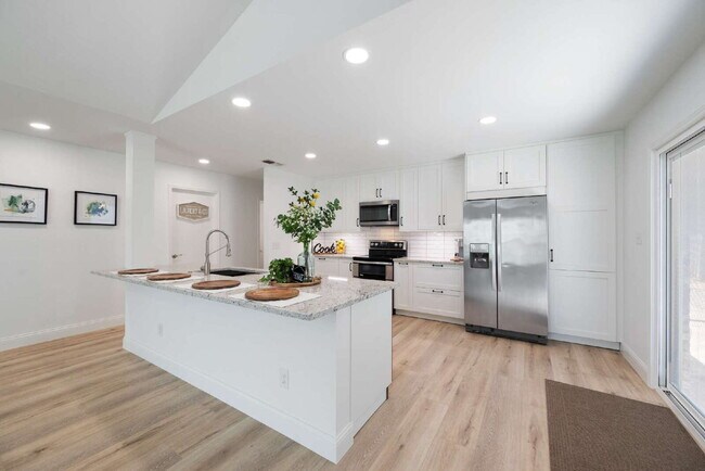 Foto del edificio - Renovated 3BR | Open Concept | Large Outdoor Space | Keller ISD