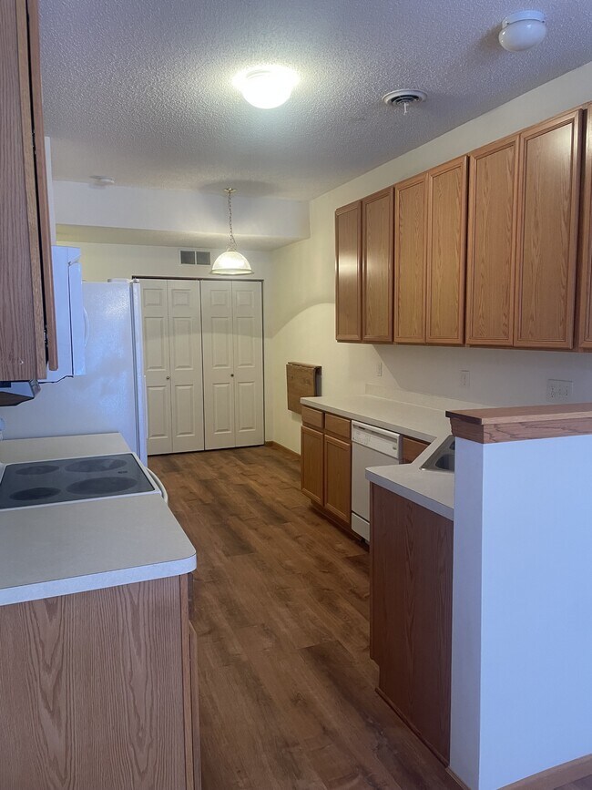 Foto del edificio - 17041 Embers Ave