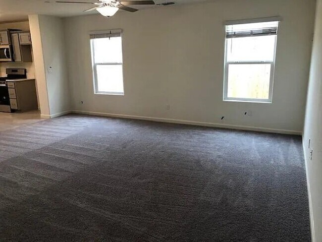 Foto del edificio - 623 Keenan Ct