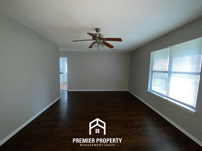 Photo - Charming 3BR Memphis Home with Hardwood Floors, Back Porch & Fenced Yard