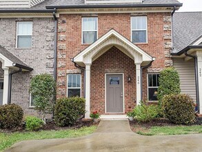 Building Photo - 246 NE Bellingham Dr