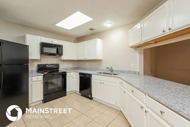 Foto del edificio - 13406 Forum Rd