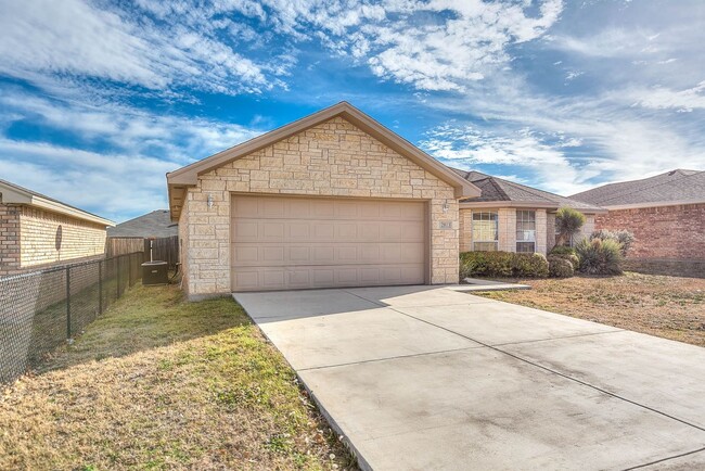 Building Photo - Beautiful PaulAnn Home w/ Bonus Room!!