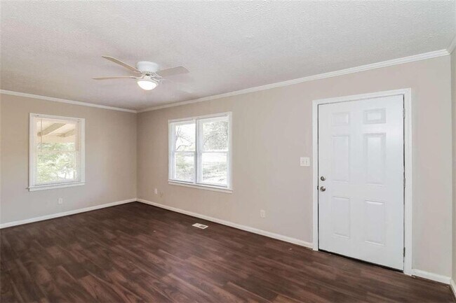 Building Photo - 3535 S Cobb Dr SE