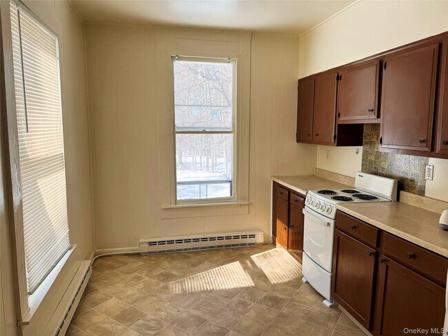 Foto del edificio - 183 Gleneida Ridge Rd