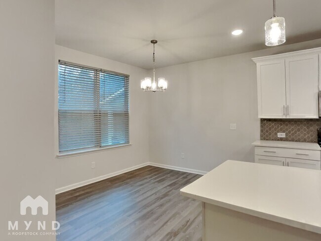 Foto del edificio - 719 Riverwood Pass