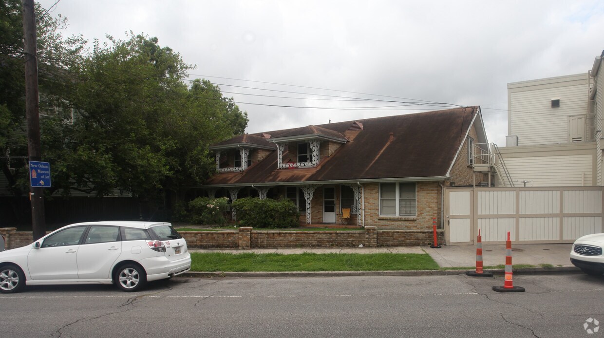 Primary Photo - 910-918 City Park Ave