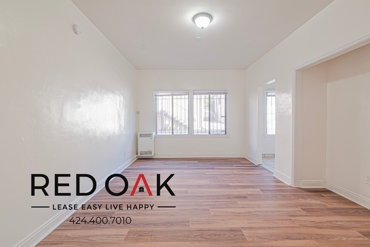 Primary Photo - 2850 1/4 Leeward Ave-107