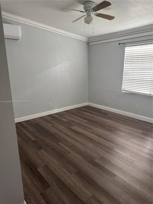 Building Photo - 20600 NW 55th Ct