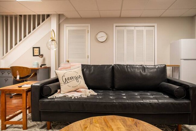 Foto del edificio - 692 N Superior Ave