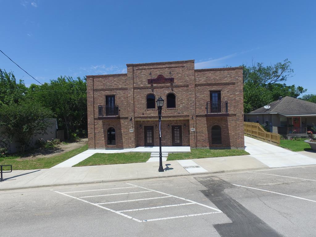 Primary Photo - 908 Port Neches Ave