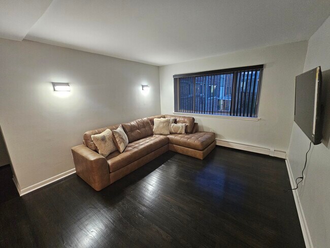 Foto del edificio - 17270 Bentler St