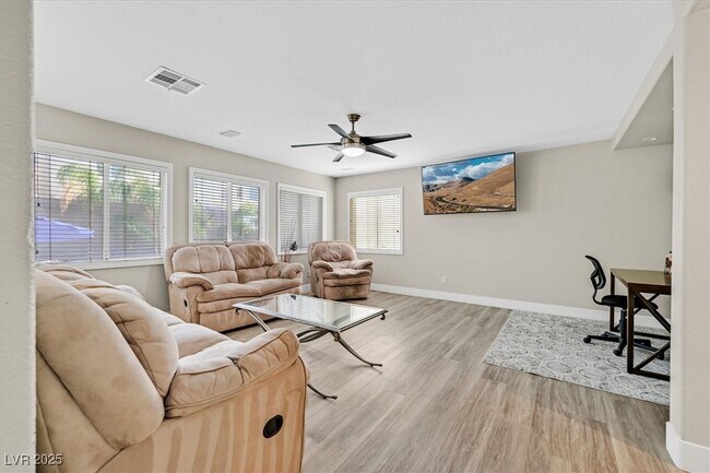 Foto del edificio - 2735 Peekskill Ave