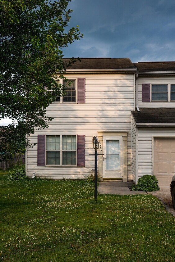 2949 Milky Way, Dover, PA 17315 Townhome Rentals in Dover PA