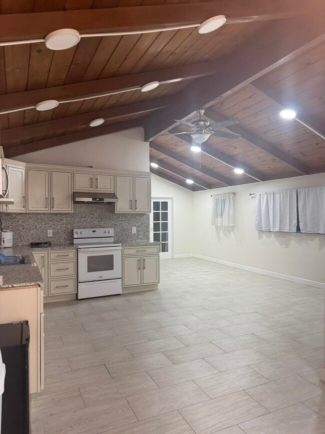 Building Photo - 5116 Sandmound Blvd