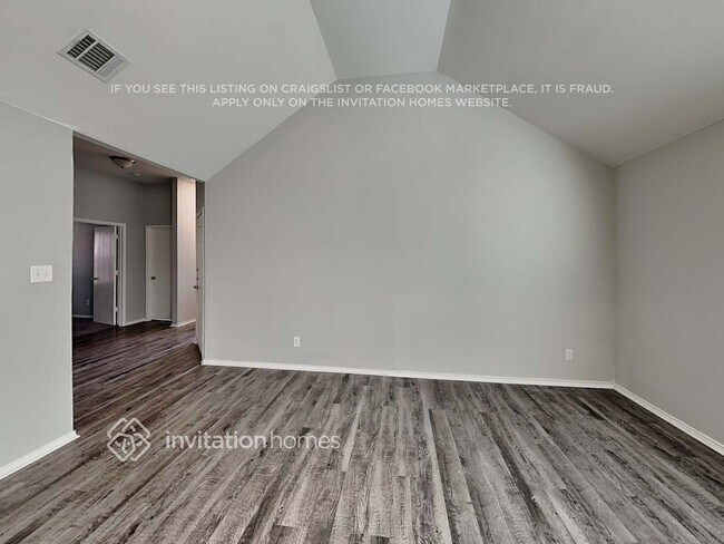 Foto del edificio - 7041 Meandering Creek Ln
