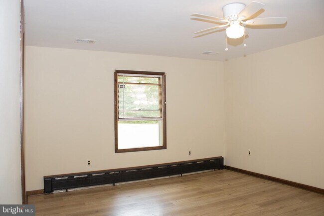 Building Photo - 2610 Sheridan Ave