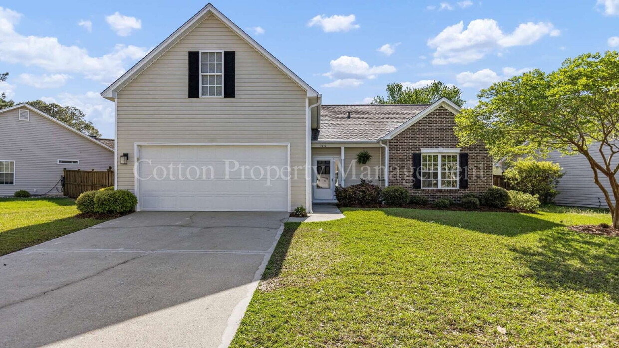 Primary Photo - 1010 Winterberry Cir