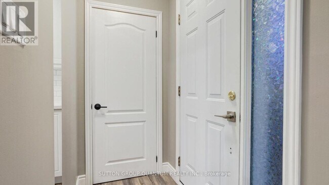 Building Photo - 55 Silver Aspen Crescent