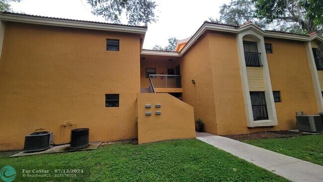 Building Photo - 3847 Coral Tree Cir